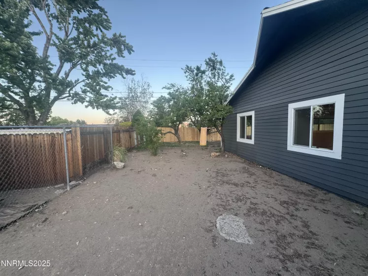 Side yard for garden or dog-run