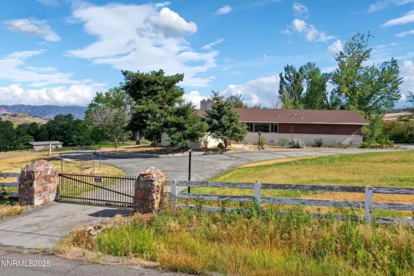 3550 Lone Tree, Reno, Nevada 89511, 3 Bedrooms Bedrooms, ,4 BathroomsBathrooms,Residential,Residential,Lone Tree,250054070
