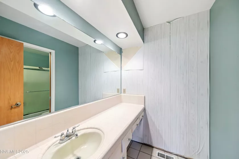 3550 Lone Tree, Reno, Nevada 89511, 3 Bedrooms Bedrooms, ,4 BathroomsBathrooms,Residential,Residential,Lone Tree,250054070