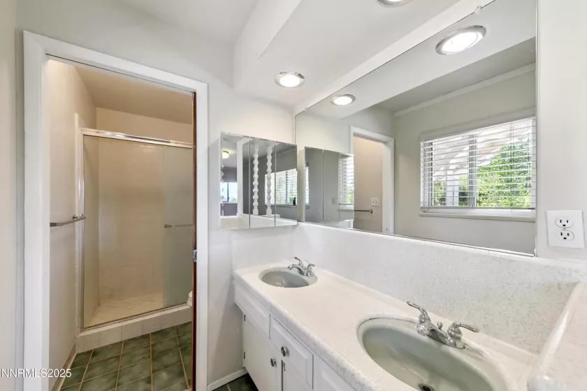 3550 Lone Tree, Reno, Nevada 89511, 3 Bedrooms Bedrooms, ,4 BathroomsBathrooms,Residential,Residential,Lone Tree,250054070