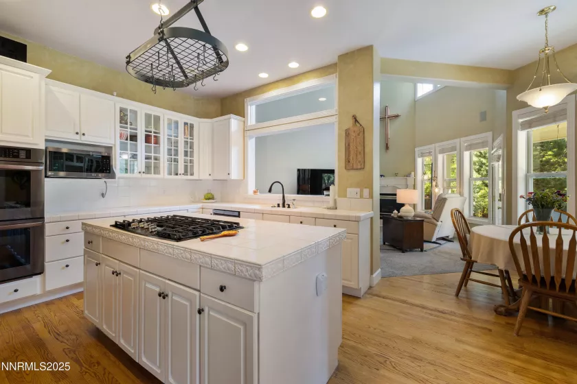 6851 Woodburn, Sparks, Nevada 89436, 4 Bedrooms Bedrooms, ,3 BathroomsBathrooms,Residential,Residential,Woodburn,250054072