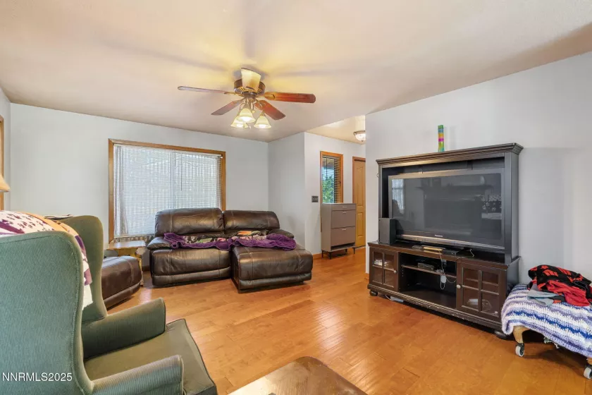 21615 Dortort, Reno, Nevada 89521, 3 Bedrooms Bedrooms, ,3 BathroomsBathrooms,Residential,Residential,Dortort,250054096