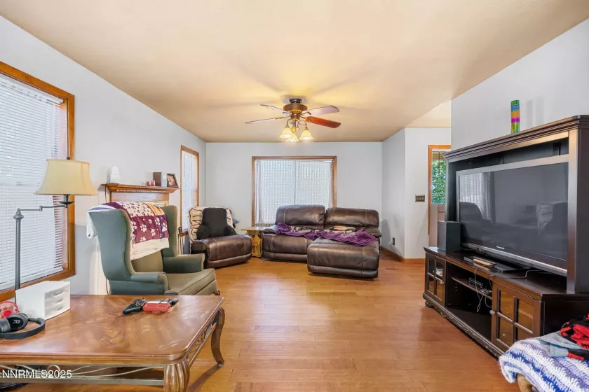 21615 Dortort, Reno, Nevada 89521, 3 Bedrooms Bedrooms, ,3 BathroomsBathrooms,Residential,Residential,Dortort,250054096