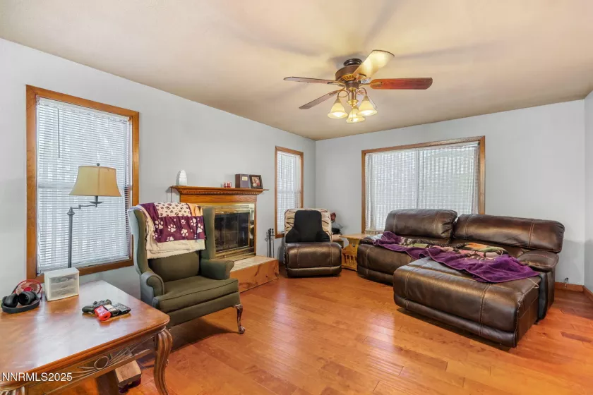 21615 Dortort, Reno, Nevada 89521, 3 Bedrooms Bedrooms, ,3 BathroomsBathrooms,Residential,Residential,Dortort,250054096