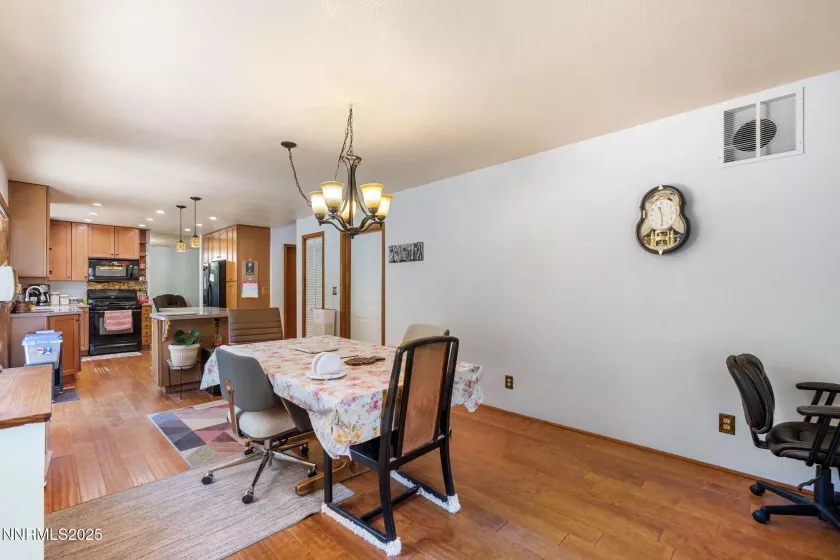 21615 Dortort, Reno, Nevada 89521, 3 Bedrooms Bedrooms, ,3 BathroomsBathrooms,Residential,Residential,Dortort,250054096