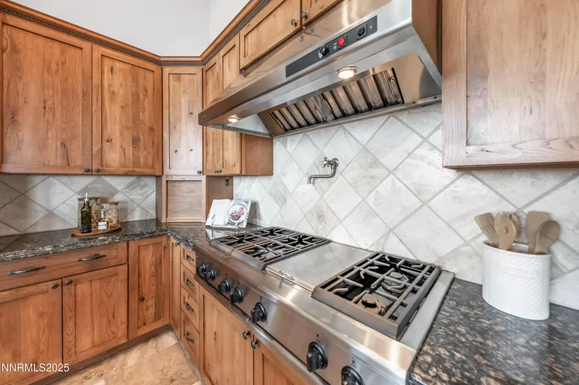 1138 Eagle Vista, Reno, Nevada 89511, 4 Bedrooms Bedrooms, ,5 BathroomsBathrooms,Residential,Residential,Eagle Vista,250054097