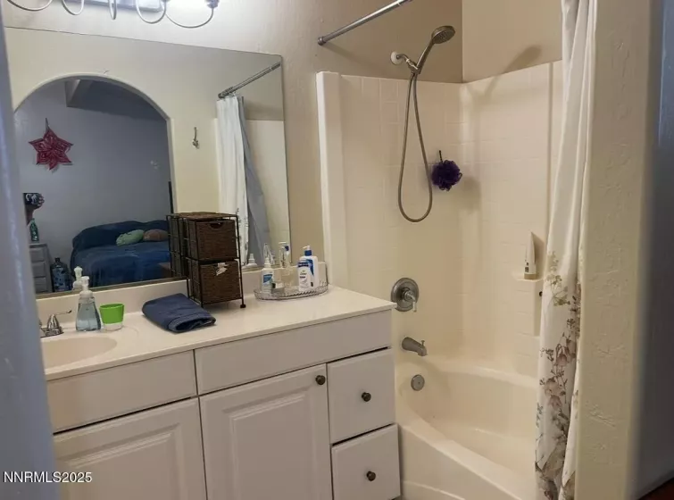 495 Isbell, Reno, Nevada 89502, 2 Bedrooms Bedrooms, ,3 BathroomsBathrooms,Residential,Residential,Isbell,250054099