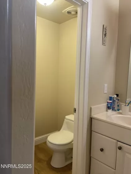 495 Isbell, Reno, Nevada 89502, 2 Bedrooms Bedrooms, ,3 BathroomsBathrooms,Residential,Residential,Isbell,250054099