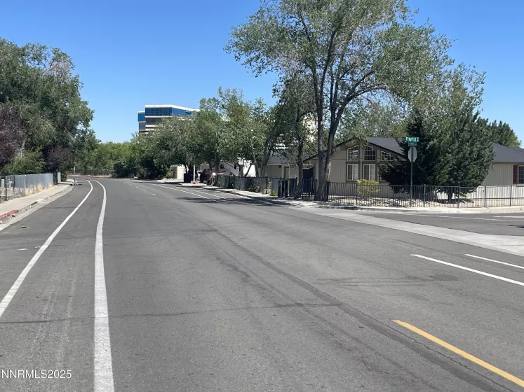 495 Isbell, Reno, Nevada 89502, 2 Bedrooms Bedrooms, ,3 BathroomsBathrooms,Residential,Residential,Isbell,250054099