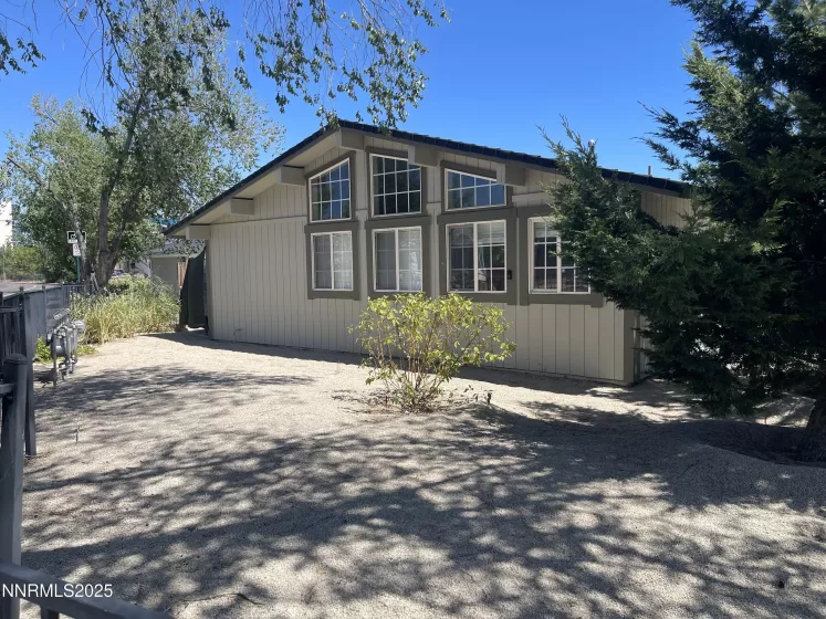 495 Isbell, Reno, Nevada 89502, 2 Bedrooms Bedrooms, ,3 BathroomsBathrooms,Residential,Residential,Isbell,250054099