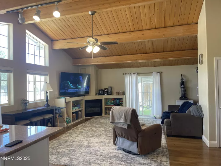 495 Isbell, Reno, Nevada 89502, 2 Bedrooms Bedrooms, ,3 BathroomsBathrooms,Residential,Residential,Isbell,250054099