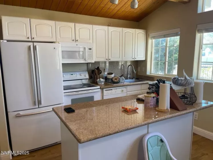 495 Isbell, Reno, Nevada 89502, 2 Bedrooms Bedrooms, ,3 BathroomsBathrooms,Residential,Residential,Isbell,250054099