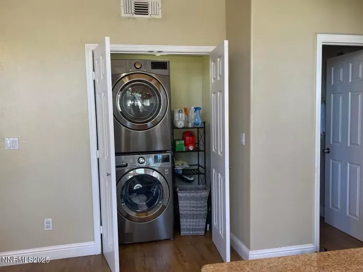 495 Isbell, Reno, Nevada 89502, 2 Bedrooms Bedrooms, ,3 BathroomsBathrooms,Residential,Residential,Isbell,250054099