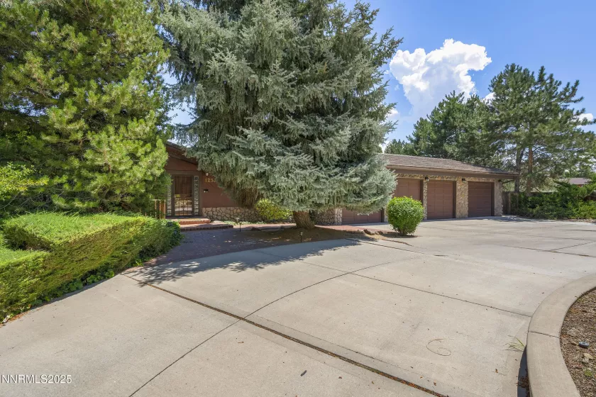 12530 Oak Glen, Reno, Nevada 89511, 4 Bedrooms Bedrooms, ,4 BathroomsBathrooms,Residential,Residential,Oak Glen,250054103