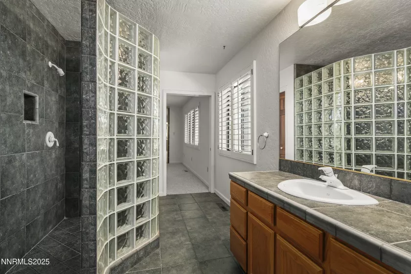 12530 Oak Glen, Reno, Nevada 89511, 4 Bedrooms Bedrooms, ,4 BathroomsBathrooms,Residential,Residential,Oak Glen,250054103