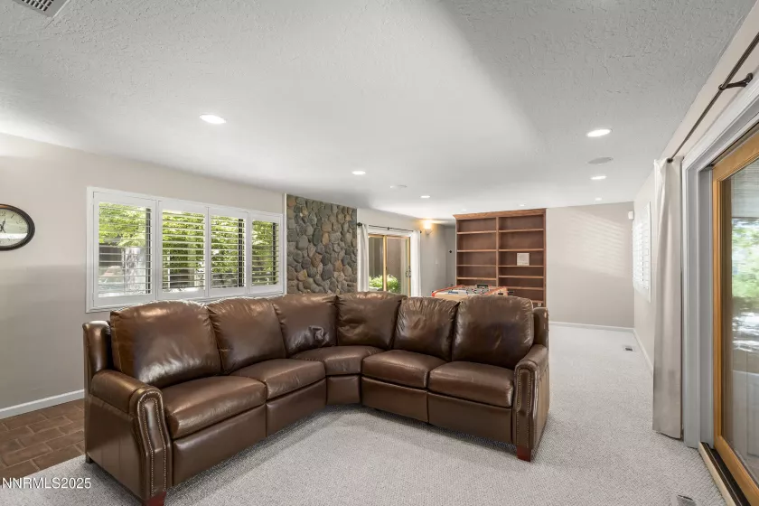 12530 Oak Glen, Reno, Nevada 89511, 4 Bedrooms Bedrooms, ,4 BathroomsBathrooms,Residential,Residential,Oak Glen,250054103