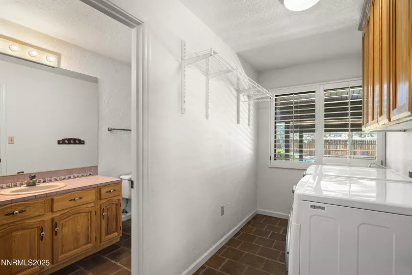 12530 Oak Glen, Reno, Nevada 89511, 4 Bedrooms Bedrooms, ,4 BathroomsBathrooms,Residential,Residential,Oak Glen,250054103