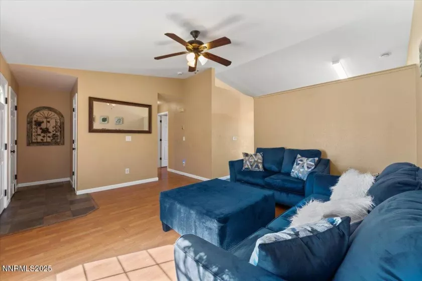 5760 Sculptor, Sun Valley, Nevada 89433, 2 Bedrooms Bedrooms, ,2 BathroomsBathrooms,Residential,Residential,Sculptor,250054104