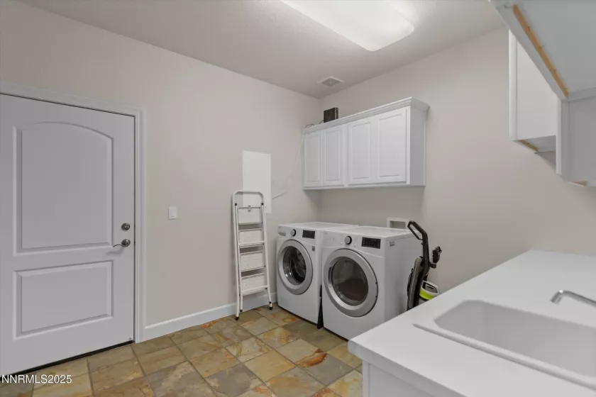 4605 Aberfeldy, Reno, Nevada 89519, 4 Bedrooms Bedrooms, ,3 BathroomsBathrooms,Residential,Residential,Aberfeldy,250054111