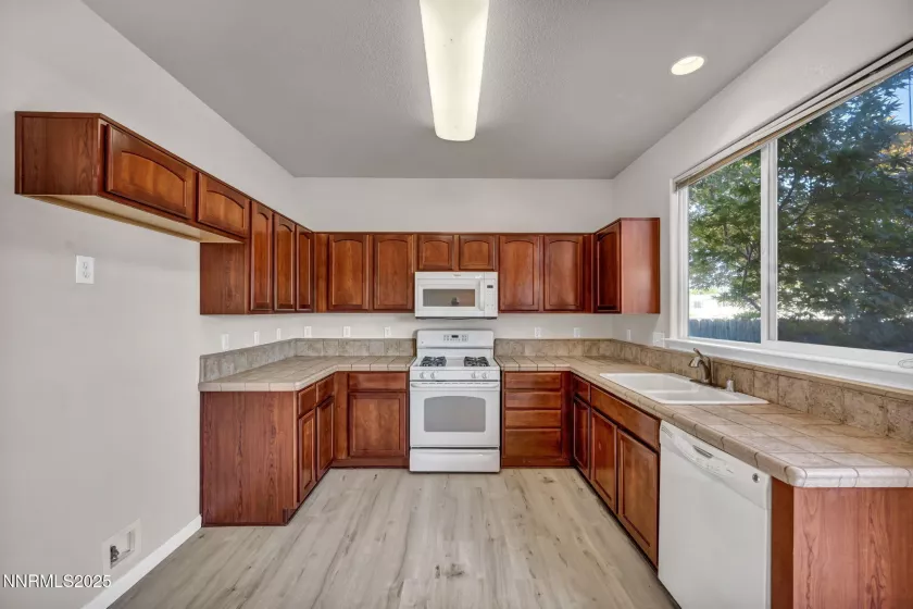 1296 Woodside, Gardnerville, Nevada 89460, 3 Bedrooms Bedrooms, ,3 BathroomsBathrooms,Residential,Residential,Woodside,250054129