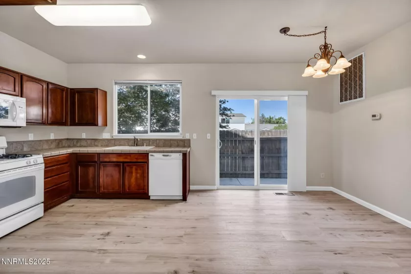 1296 Woodside, Gardnerville, Nevada 89460, 3 Bedrooms Bedrooms, ,3 BathroomsBathrooms,Residential,Residential,Woodside,250054129