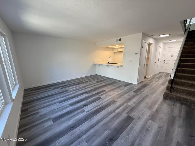 987 Damon, Sparks, Nevada 89431, 2 Bedrooms Bedrooms, ,2 BathroomsBathrooms,Residential,Residential,Damon,250054130