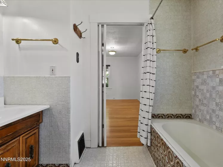 1016 Nixon, Reno, Nevada 89509, 2 Bedrooms Bedrooms, ,1 BathroomBathrooms,Residential,Residential,Nixon,250052081