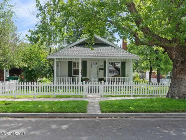 1016 Nixon, Reno, Nevada 89509, 2 Bedrooms Bedrooms, ,1 BathroomBathrooms,Residential,Residential,Nixon,250052081