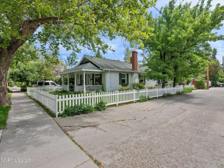 1016 Nixon, Reno, Nevada 89509, 2 Bedrooms Bedrooms, ,1 BathroomBathrooms,Residential,Residential,Nixon,250052081