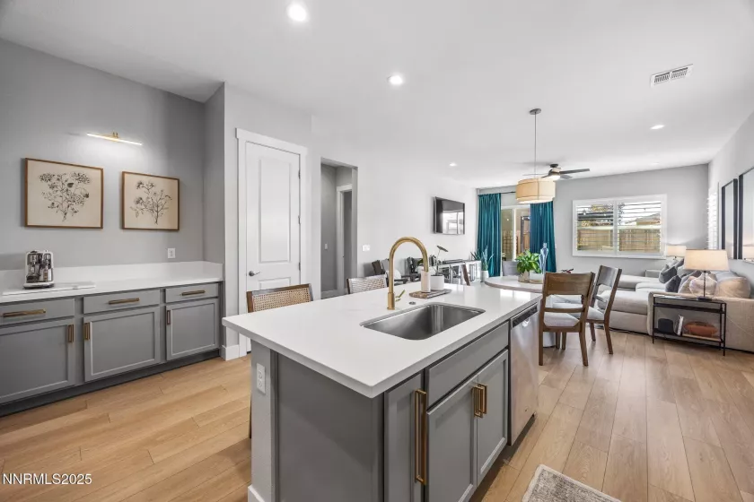 7873 Hoback, Sparks, Nevada 89436, 3 Bedrooms Bedrooms, ,3 BathroomsBathrooms,Residential,Residential,Hoback,250052624