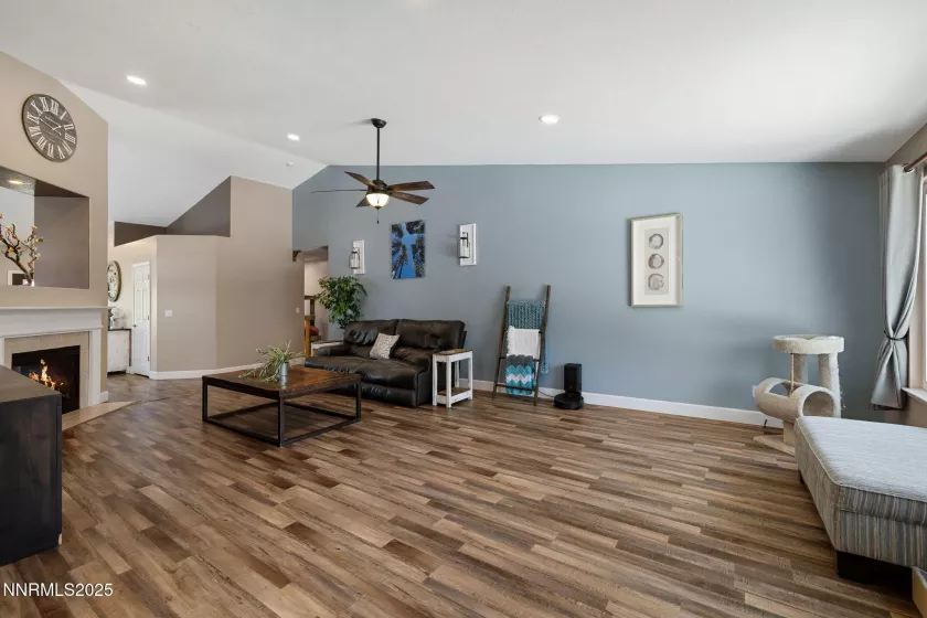1695 Talking Sparrow, Spanish Springs, Nevada 89441, 4 Bedrooms Bedrooms, ,3 BathroomsBathrooms,Residential,Residential,Talking Sparrow,250054114