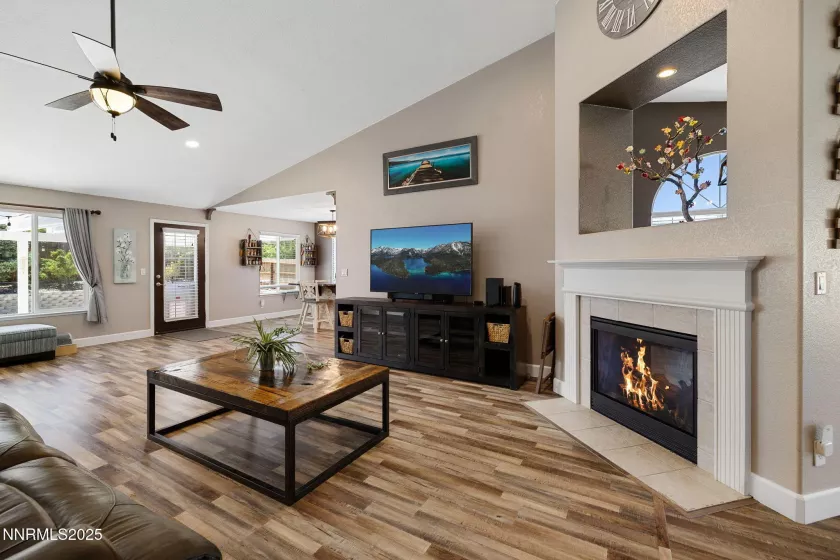 1695 Talking Sparrow, Spanish Springs, Nevada 89441, 4 Bedrooms Bedrooms, ,3 BathroomsBathrooms,Residential,Residential,Talking Sparrow,250054114