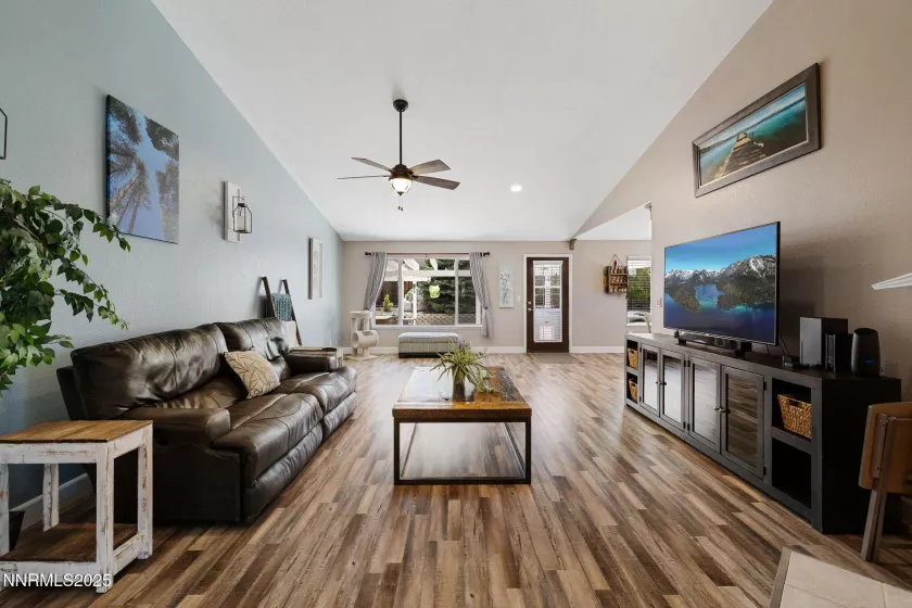 1695 Talking Sparrow, Spanish Springs, Nevada 89441, 4 Bedrooms Bedrooms, ,3 BathroomsBathrooms,Residential,Residential,Talking Sparrow,250054114