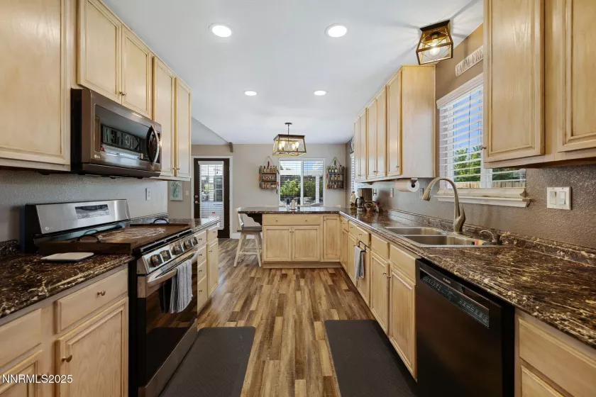 1695 Talking Sparrow, Spanish Springs, Nevada 89441, 4 Bedrooms Bedrooms, ,3 BathroomsBathrooms,Residential,Residential,Talking Sparrow,250054114