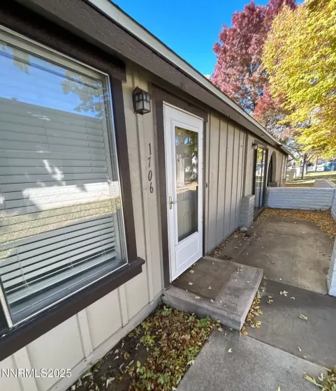 1706 London, Sparks, Nevada 89431, 2 Bedrooms Bedrooms, ,2 BathroomsBathrooms,Residential Lease,Manufactured,London,250054117