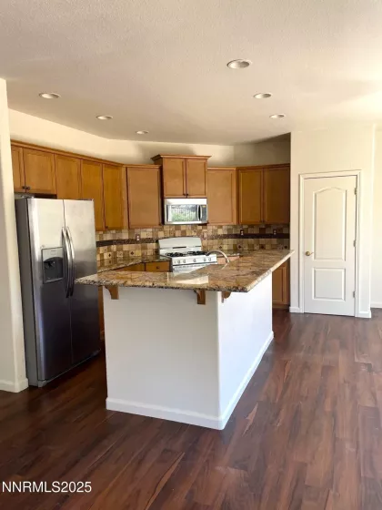 7145 Beacon, Reno, Nevada 89506, 4 Bedrooms Bedrooms, ,3 BathroomsBathrooms,Residential Lease,Manufactured,Beacon,250054119