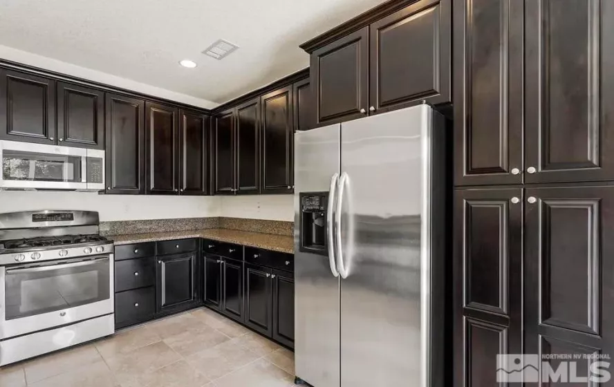 10772 Ridgebrook, Reno, Nevada 89521, 5 Bedrooms Bedrooms, ,3 BathroomsBathrooms,Residential Lease,Manufactured,Ridgebrook,250054138