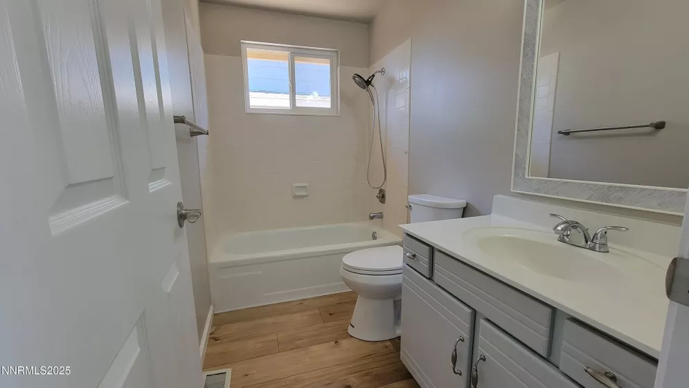 1575 Olinghouse, Sparks, Nevada 89434, 3 Bedrooms Bedrooms, ,2 BathroomsBathrooms,Residential,Residential,Olinghouse,250054149