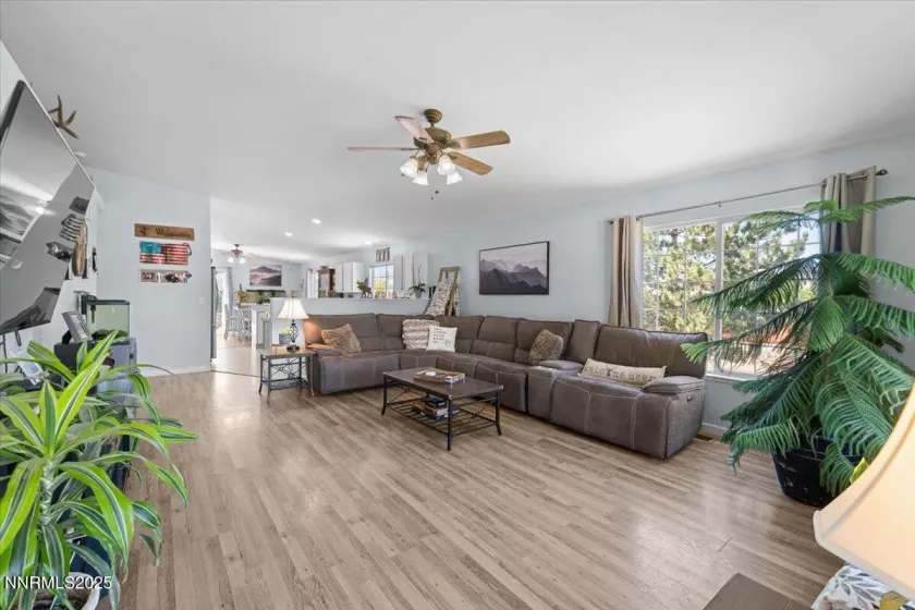 17160 Amethyst, Reno, Nevada 89508, 3 Bedrooms Bedrooms, ,2 BathroomsBathrooms,Residential,Residential,Amethyst,250054152