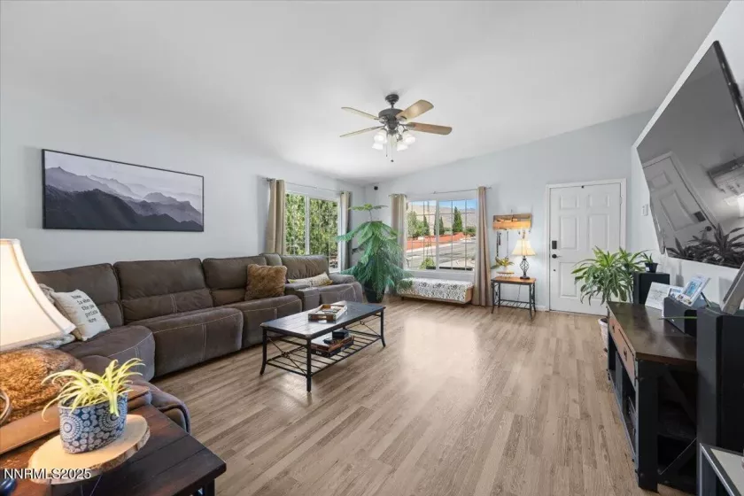 17160 Amethyst, Reno, Nevada 89508, 3 Bedrooms Bedrooms, ,2 BathroomsBathrooms,Residential,Residential,Amethyst,250054152