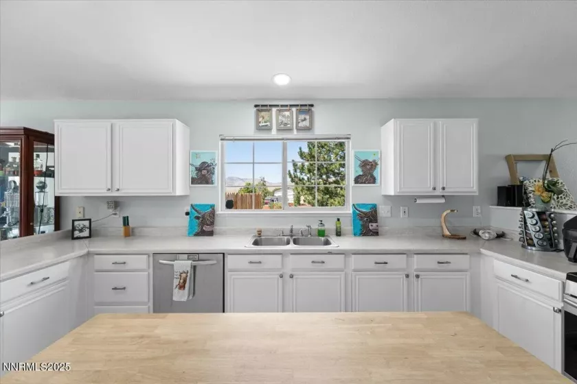 17160 Amethyst, Reno, Nevada 89508, 3 Bedrooms Bedrooms, ,2 BathroomsBathrooms,Residential,Residential,Amethyst,250054152