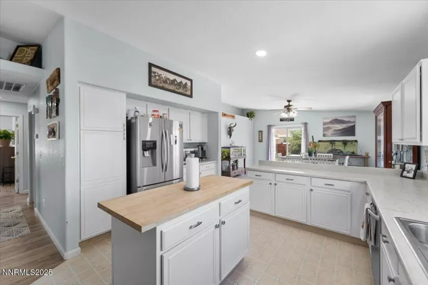 17160 Amethyst, Reno, Nevada 89508, 3 Bedrooms Bedrooms, ,2 BathroomsBathrooms,Residential,Residential,Amethyst,250054152