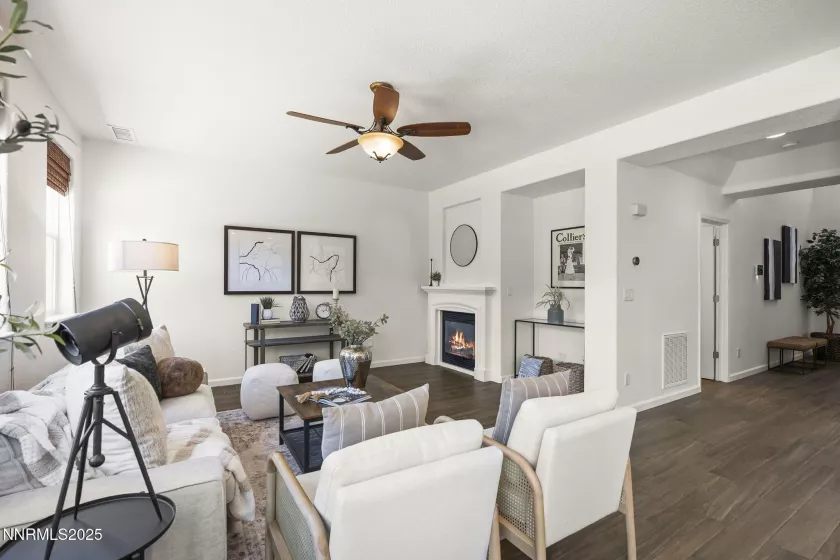 11135 Messina, Reno, Nevada 89521, 4 Bedrooms Bedrooms, ,3 BathroomsBathrooms,Residential,Residential,Messina,250054169