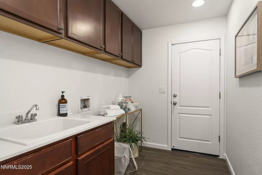 11135 Messina, Reno, Nevada 89521, 4 Bedrooms Bedrooms, ,3 BathroomsBathrooms,Residential,Residential,Messina,250054169