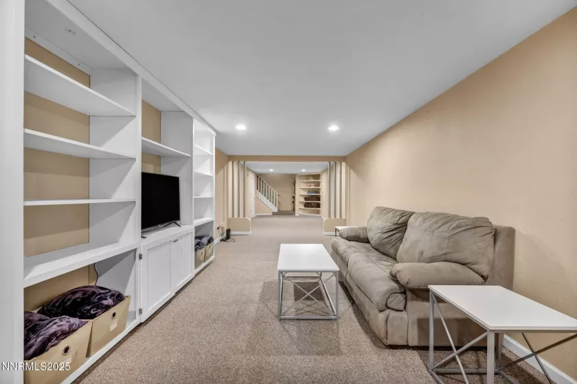 1150 Fairfield, Reno, Nevada 89509, 3 Bedrooms Bedrooms, ,2 BathroomsBathrooms,Residential,Residential,Fairfield,250054174