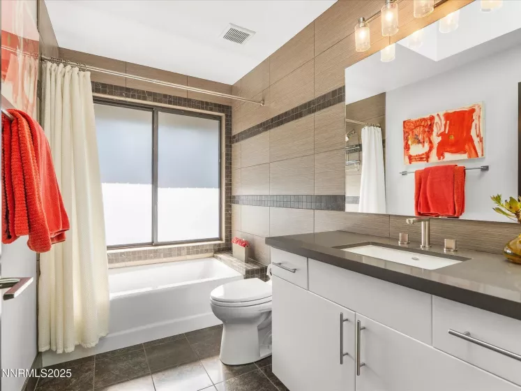 2520 Spinnaker, Reno, Nevada 89519, 3 Bedrooms Bedrooms, ,4 BathroomsBathrooms,Residential,Residential,Spinnaker,250054180
