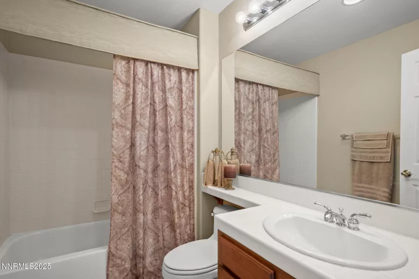 1074 Waverly, Reno, Nevada 89519, 3 Bedrooms Bedrooms, ,3 BathroomsBathrooms,Residential,Residential,Waverly,250054194