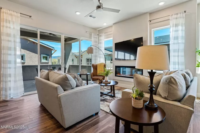 150 Roland, Carson City, Nevada 89701, 2 Bedrooms Bedrooms, ,2 BathroomsBathrooms,Residential,Residential,Roland,250054203