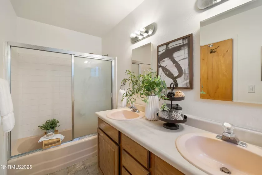 3237 Susileen, Reno, Nevada 89509, 3 Bedrooms Bedrooms, ,2 BathroomsBathrooms,Residential,Residential,Susileen,250054191