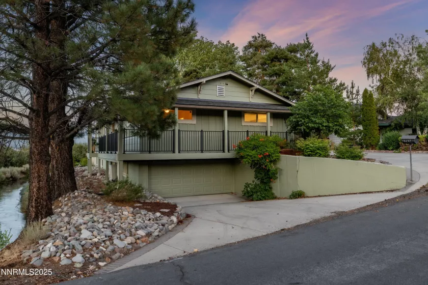 3237 Susileen, Reno, Nevada 89509, 3 Bedrooms Bedrooms, ,2 BathroomsBathrooms,Residential,Residential,Susileen,250054191